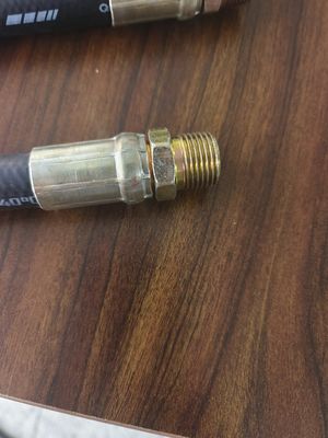 100% Minyak selang Thermo King 117067 Selang kawat baja impor untuk suku cadang alternatif unit T