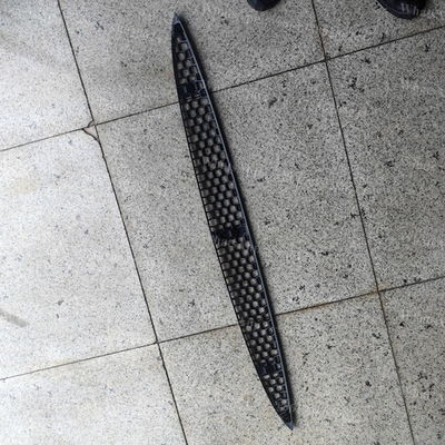 988025 GRILLE-LOWER-TK BLACK,SP penutup bawah THERMO KING T-600M, T-800M, T-1000M, T-680Pro, T-880Pro, T-1080Pro